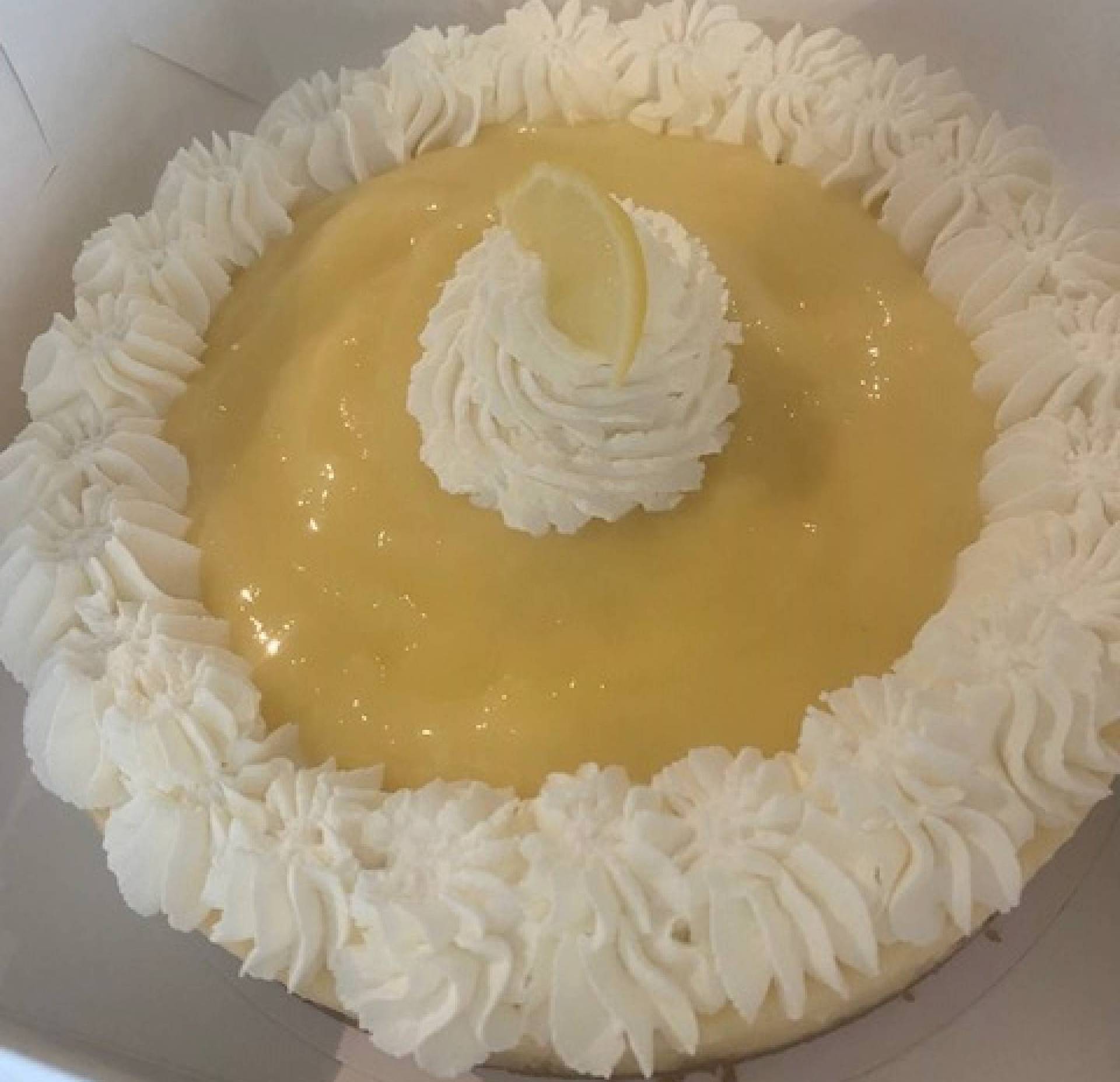 Cheesecake w/Lemon Curd